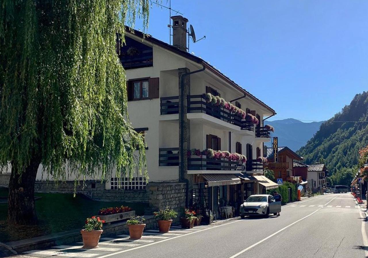 Hotel Bucaneve Pre-Saint-Didier Bagian luar foto