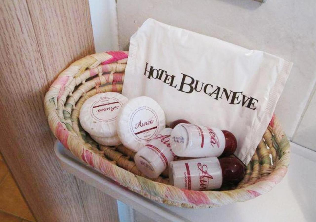 Hotel Bucaneve Pre-Saint-Didier Bagian luar foto